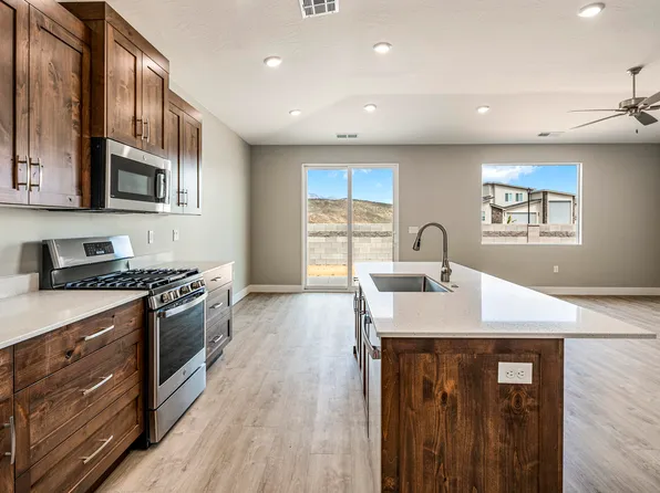 3049 W 700 N, Hurricane, UT 84737