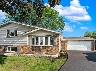 30 Washington Ct, Mundelein, IL 60060