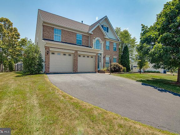 3rd image of 10819 Peachwood Dr