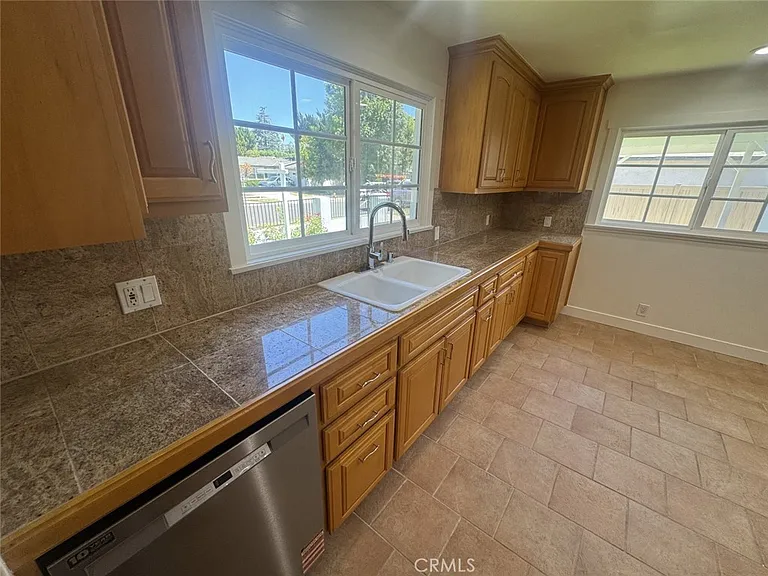 7245 Wish Ave — Photo 7