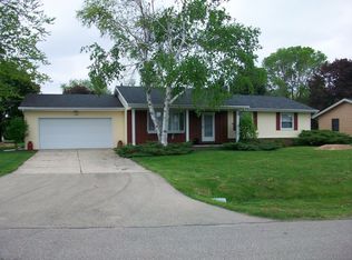 1779 Acorn Ct, Menasha, WI 54952