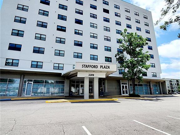 2nd image of 2209 9th St APT 701