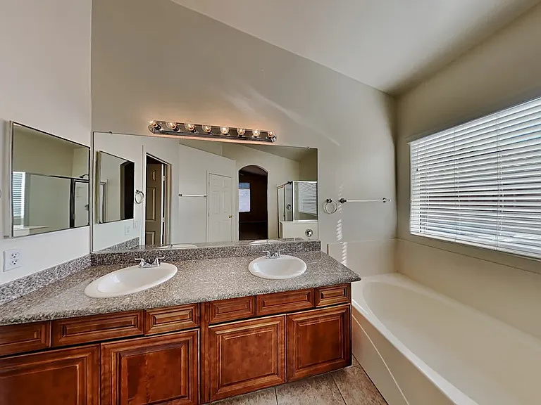 11033 W Granada Rd — Photo 12