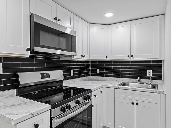 3rd image of 61 Juanita Ave #2