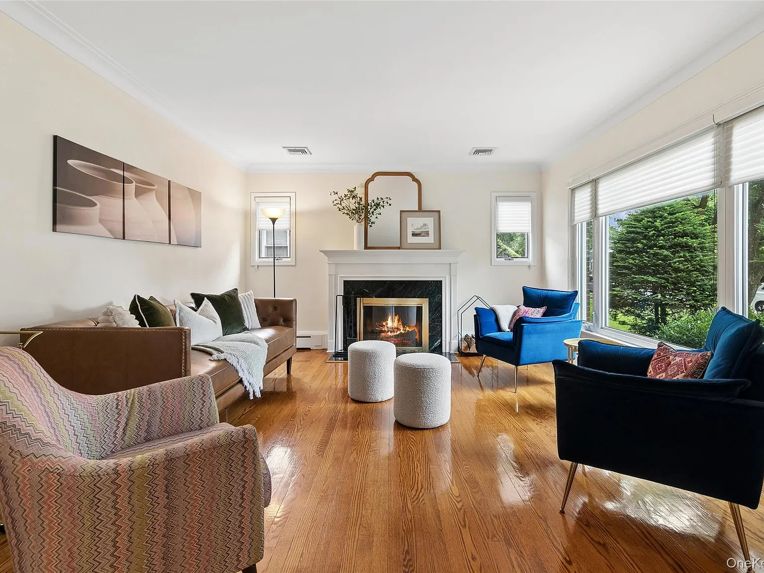 3 bed, 2.5 bath, 2286 sqft, $7,800 — Photo 2