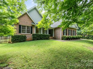 708 1st Ave N, Conover, NC 28613