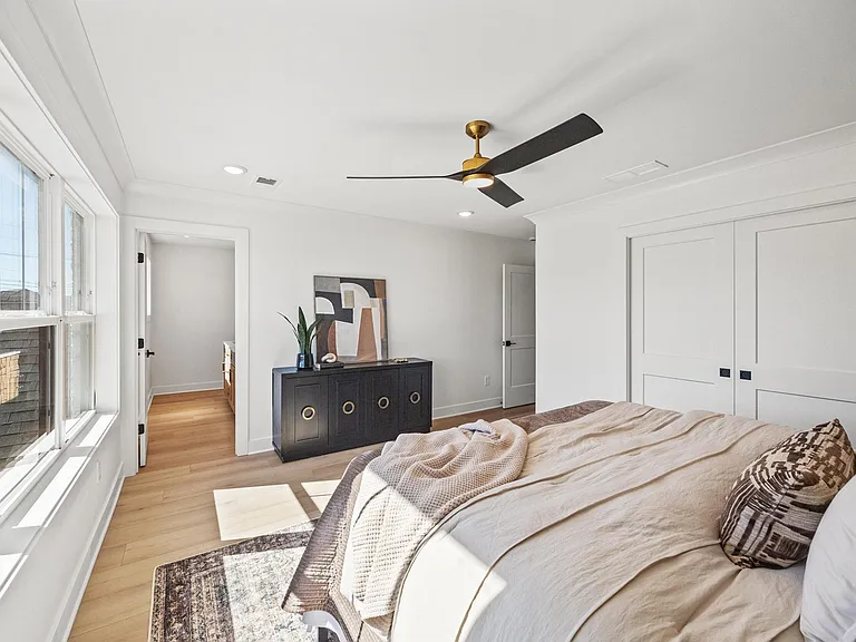 1017 Lauderdale Dr — Photo 10