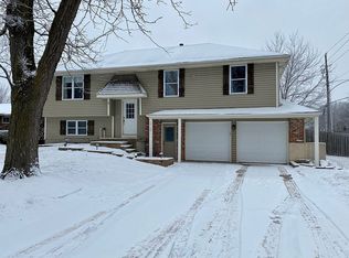 15100 S Locust St, Olathe, KS 66062