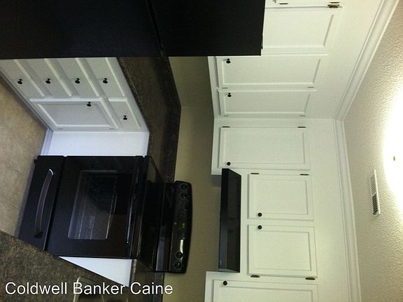 3rd image of 230 E Broad St APT E