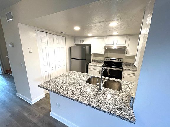 2nd image of 1236 Wonderwood Dr