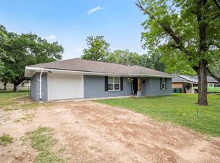 1418 N Roberson St, Conroe, TX 77301