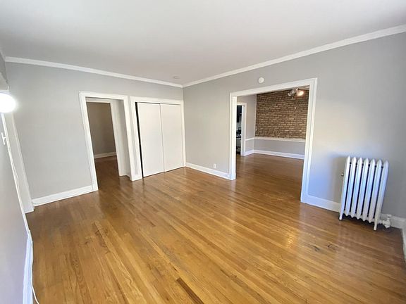 4th image of 3740 N Pine Grove Ave APT 2W