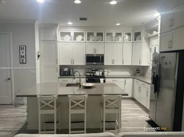 20977 NW 1st St, Pembroke Pines, FL 33029