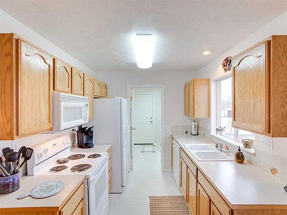 4th image of 18615 E 12th Ave