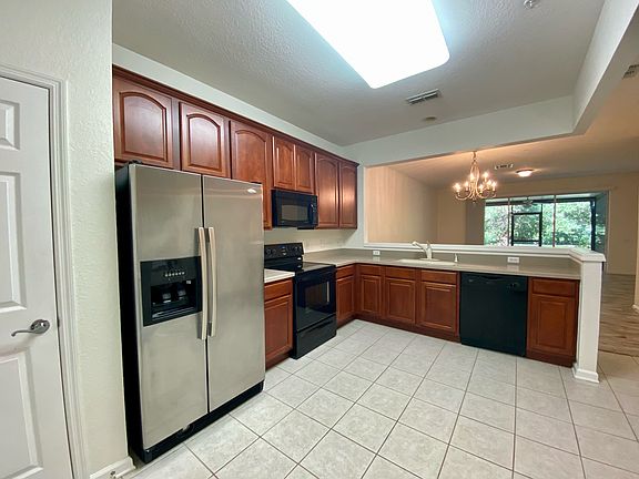 3rd image of 6828 Hochad Dr #1