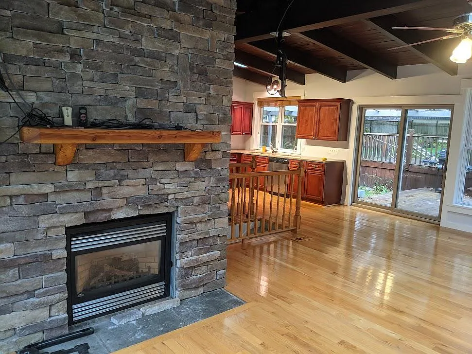 3 bed, 1298 sqft, $3,000 — Photo 2