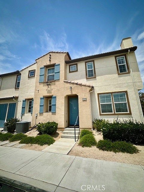 1st image of 40265 Calle Real