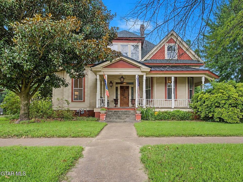 1st image of 1017 College St