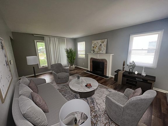 3rd image of 2416 Woodcliff Ave SE