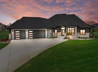 4077 Hawthorn Farm Ct, Nashotah, WI 53058