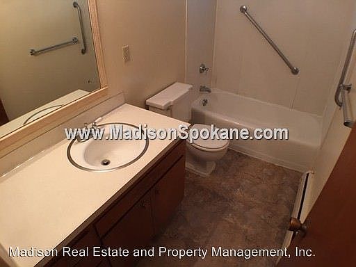 5th image of 2911 E 32nd Ave APT 2