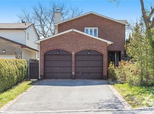 2 Scholars Ct, Ottawa, ON K2E7S2