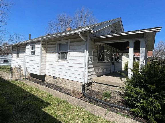 3rd image of 822 N Emerson Ave