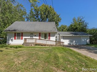 2135 Tulip Ln, Jenison, MI 49428