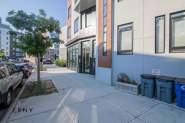 Rented by ERNY LLC | media 26