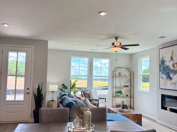 107 Park Ridge Cir, Emerson, GA 30137