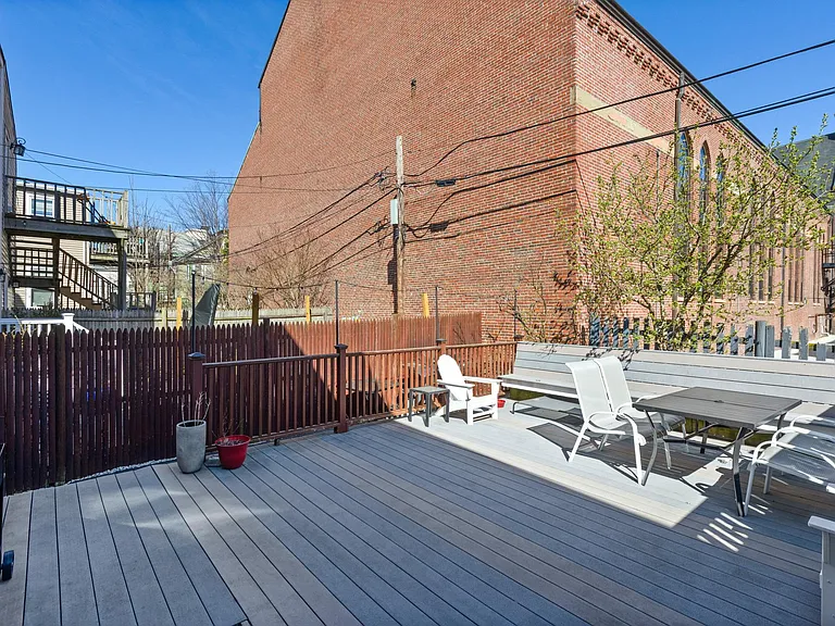536 E 4th St #2 — Photo 24