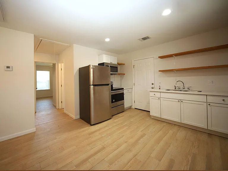 6709 Greenhurst St #A — Photo 3