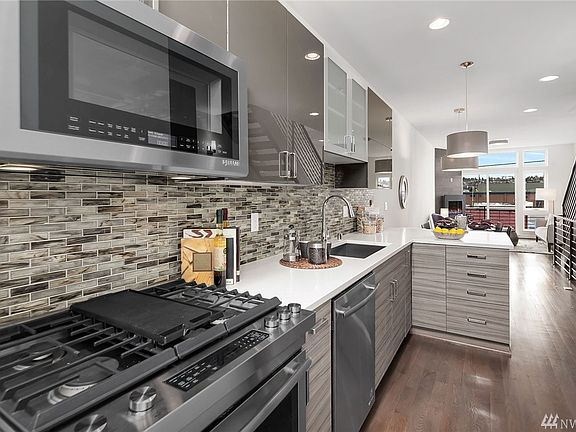 5th image of 812C NW 49th St