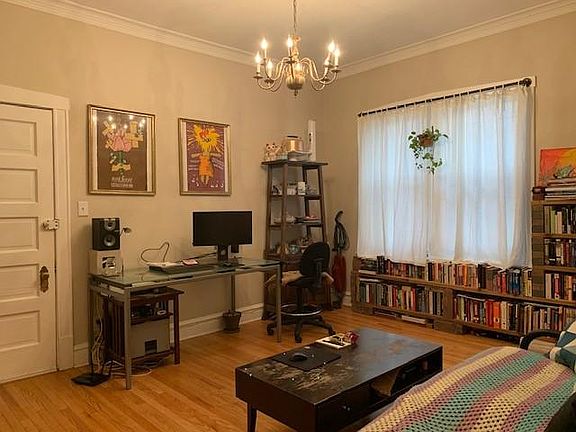 4th image of 1424 W Farragut Ave APT 2W