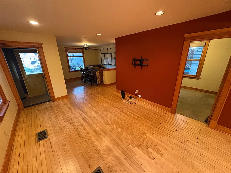 1761 N Franklin Pl — Photo 16