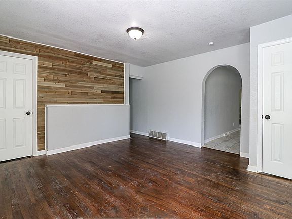 8106 Spring Valley Rd.-3