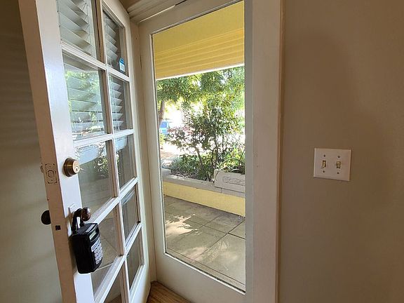 3rd image of 1101 Diamond Ave
