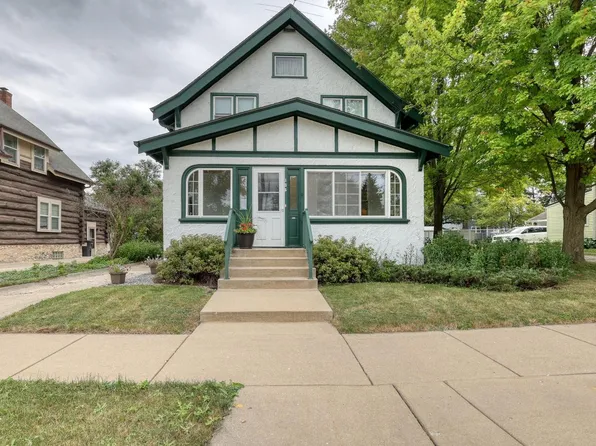 135 North West AVENUE, Waukesha, WI 53186