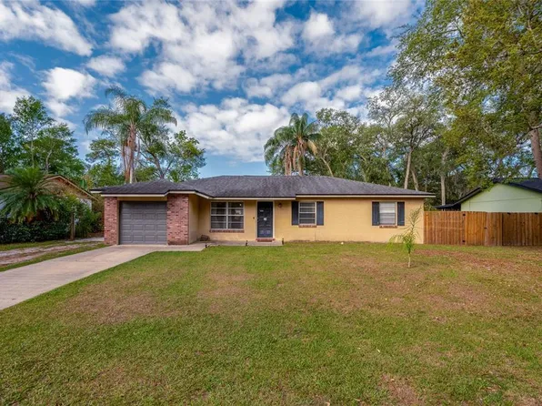 105 Laguna Ct, Sanford, FL 32773