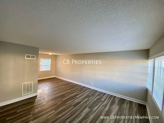 4th image of 1084 N Evergreen St #1084