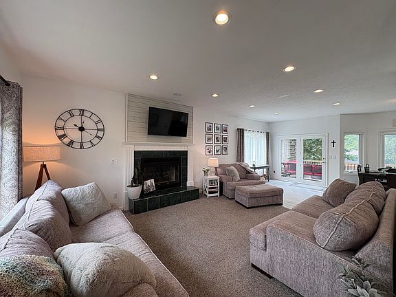 4th image of 1694 Leisure Ct