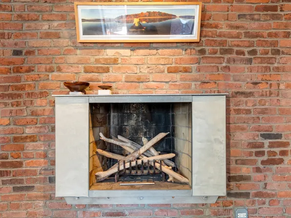 209 East 2nd Street image 6 of 12