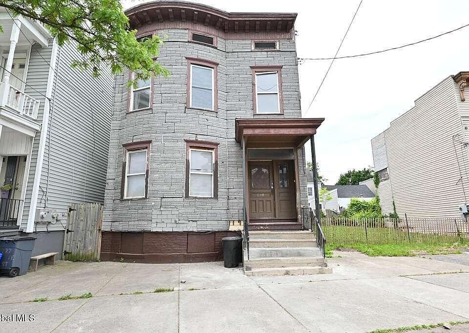 1st image of 618 Clinton Avenue