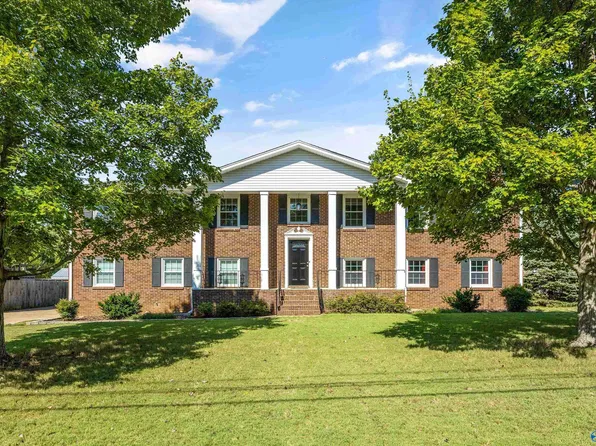 8011 Navios Dr SE, Huntsville, AL 35802