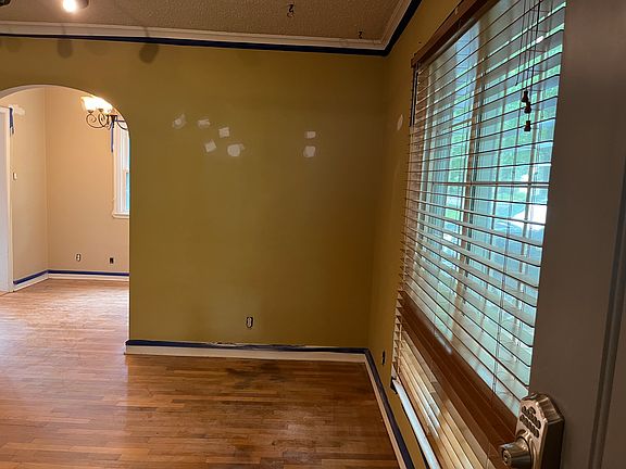3rd image of 2029 SW Webster Ave