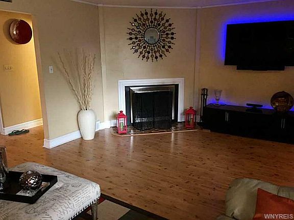 3rd image of 1503 Forest Edge Dr