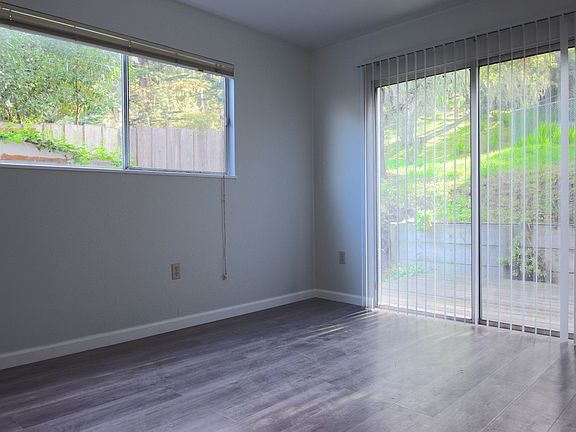 5th image of 800-812 Lyndon St #800