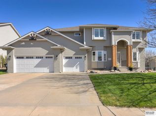 17027 Seward St, Omaha, NE 68118