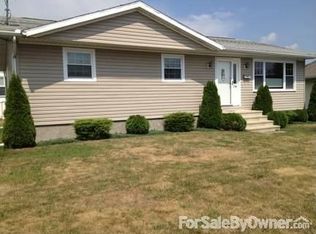 726 Beechwood Dr, Olyphant, PA 18447