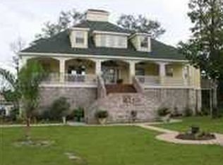 3933 Riverview Dr, Biloxi, MS 39532